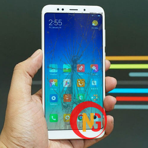 Xiaomi Redmi 5 bị vỡ mặt kính