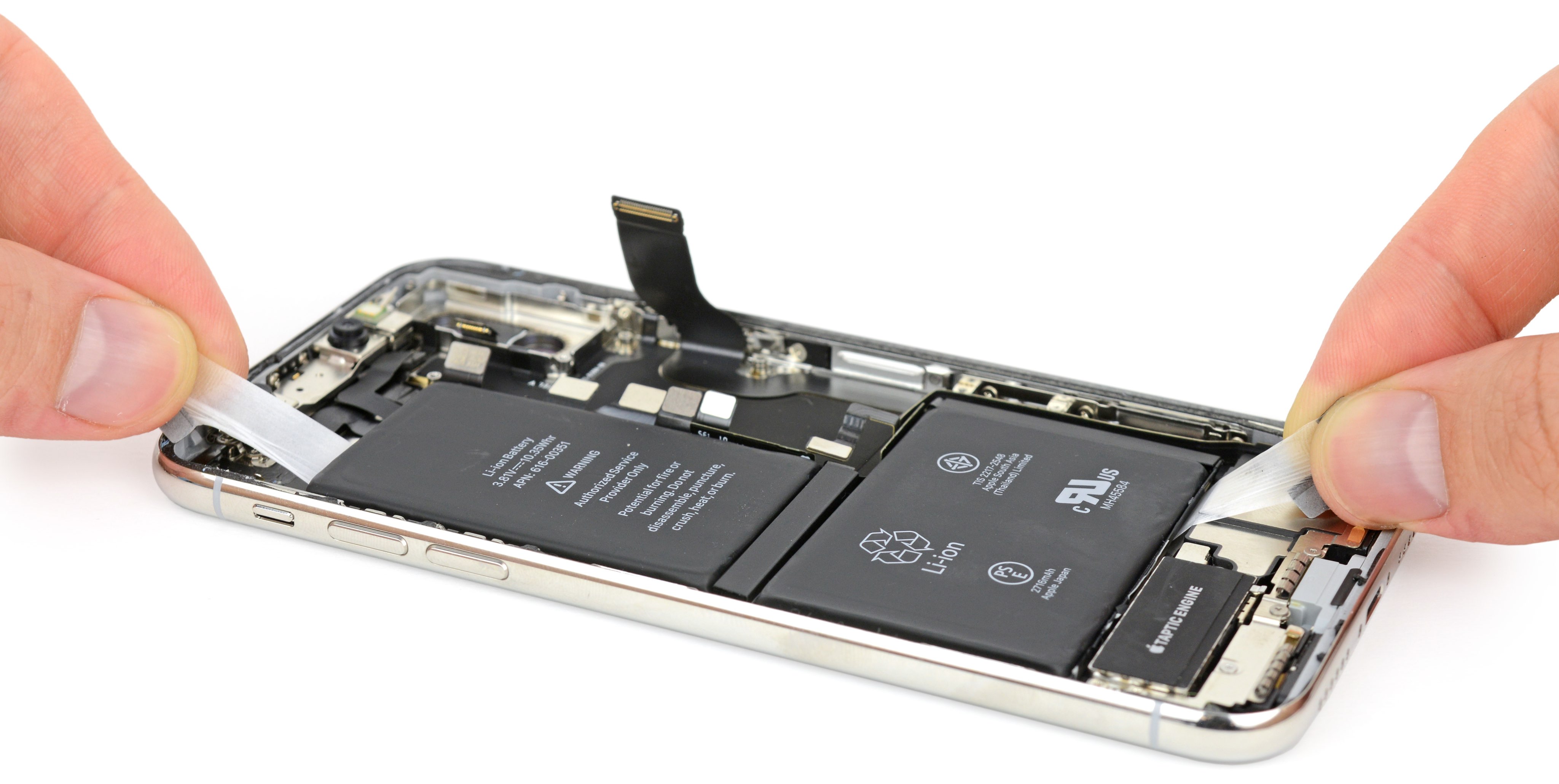 Thay pin iPhone chính hãng giá rẻ tại Nguyễn Gia