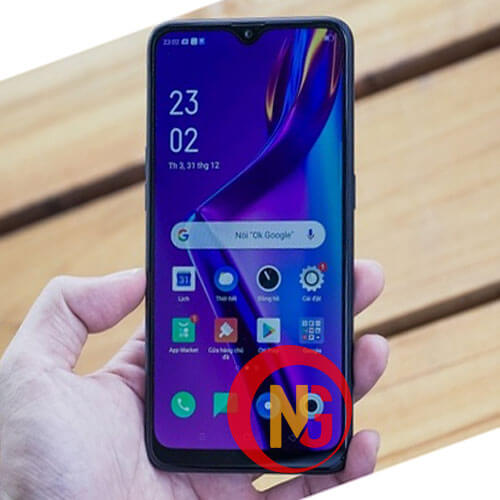 Màn hình Oppo A12 lúc hiển thị lúc không